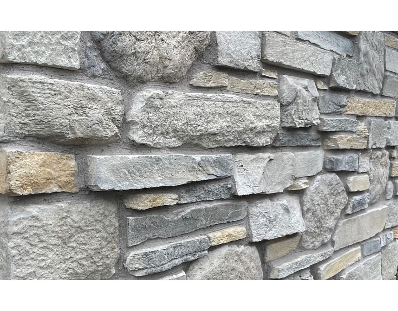 Wildstone Piemonte – Parements en pierres avec une texture naturelle et douce Wildstone Piemonte – Parements en pierres avec une texture naturelle et douce