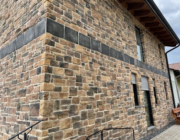 Wildstone Mix Colorado – Plaquettes de parement avec structure naturelle et teintes chaudes Wildstone Mix Colorado – Plaquettes de parement avec structure naturelle et teintes chaudes