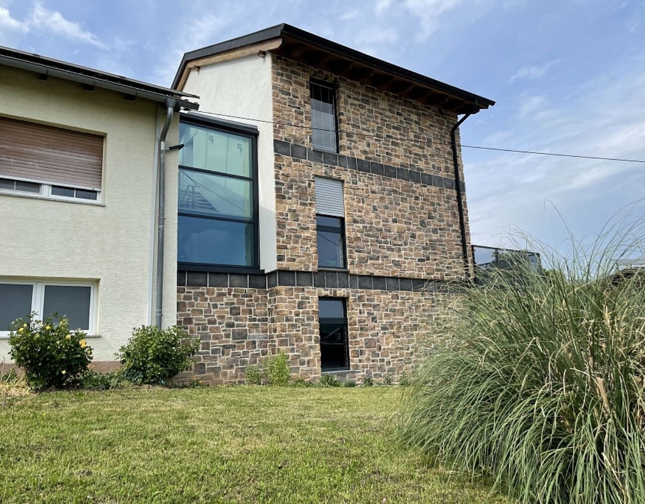 Wildstone Mix Colorado – Plaquettes de parement avec structure naturelle et teintes chaudes Wildstone Mix Colorado – Plaquettes de parement avec structure naturelle et teintes chaudes