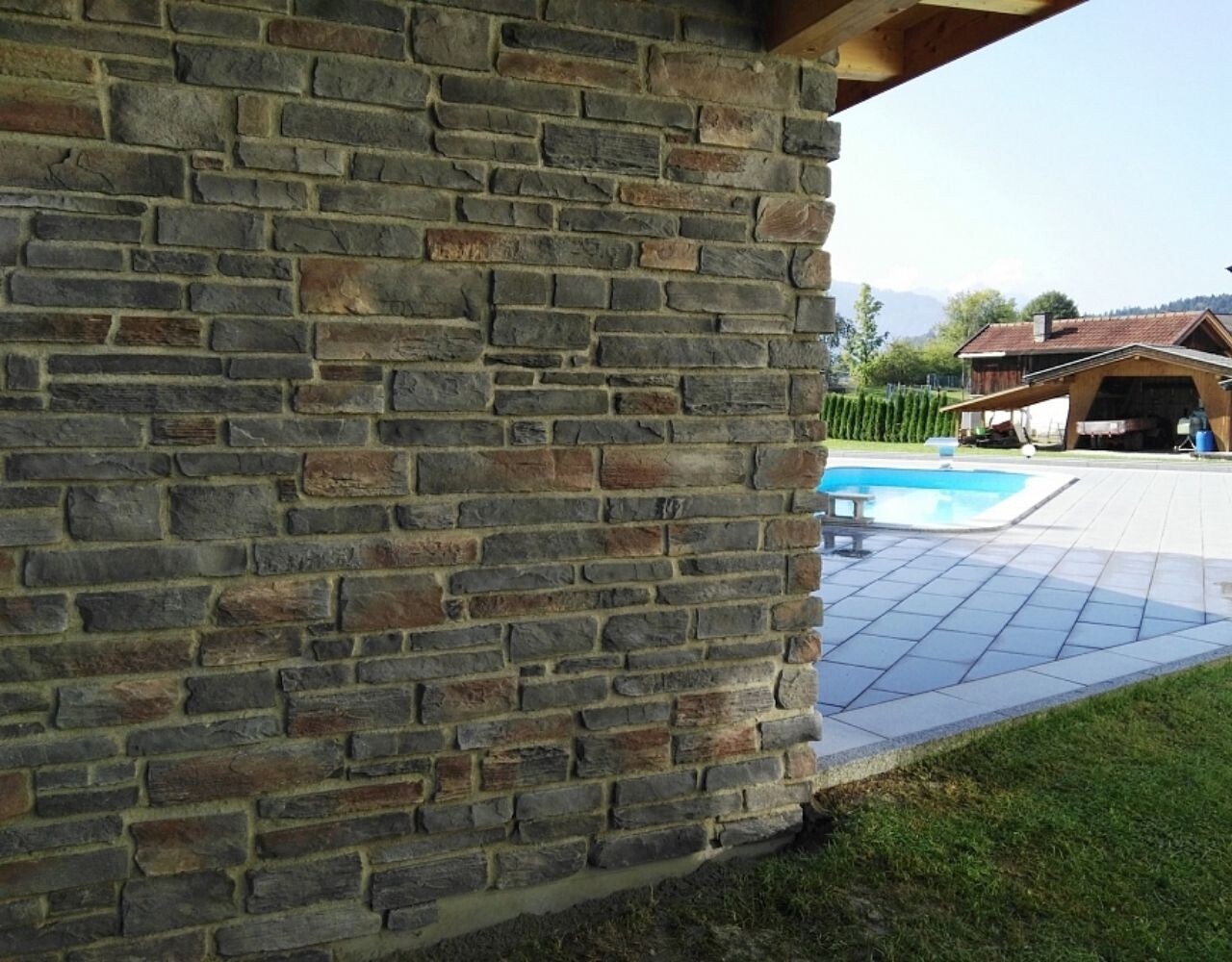 Wildstone Mix Tirol – Plaquettes de pierre inspirées de l'architecture tyrolienne Wildstone Mix Tirol – Plaquettes de pierre inspirées de l'architecture tyrolienne