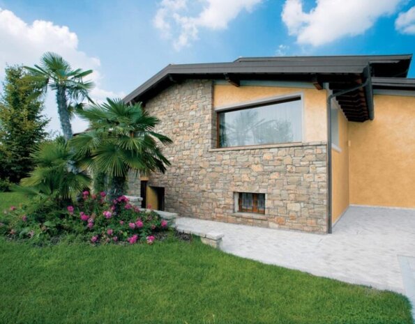 Biopietra Acropoli – Plaquettes de parement à l’aspect pierre naturelle texturée Biopietra Acropoli – Plaquettes de parement à l’aspect pierre naturelle texturée