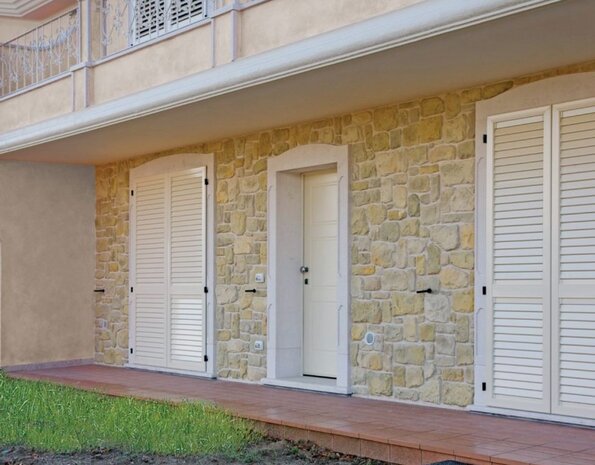 Biopietra Bergamo – Natuursteenstrips in elegante, rechthoekige vorm