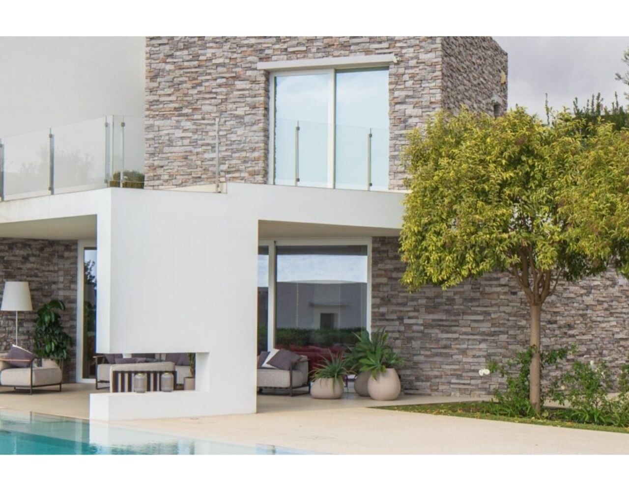 Biopietra Morenica – Steenstrips met natuurlijke mix van ruwe brokken en subtiele loodrechte lijnen