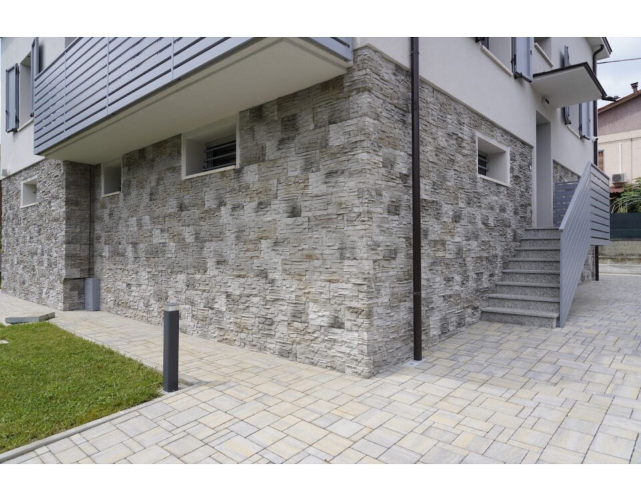 Biopietra Scaglia Montebello – Plaquettes de parement en pierre calcaire élégante Biopietra Scaglia Montebello – Plaquettes de parement en pierre calcaire élégante