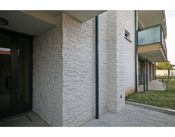 Biopietra Scaglia Montebello – Kalksteenstrips met elegante reliëfstructuur Biopietra Scaglia Montebello – Kalksteenstrips met elegante reliëfstructuur