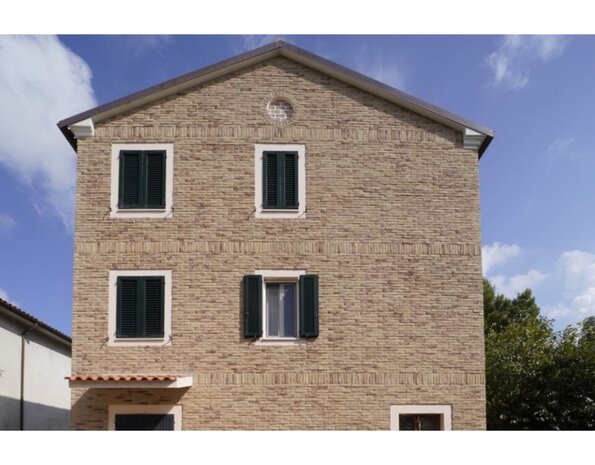 Biopietra Listello Toscana 1,5 – Plaquettes avec texture subtile et teintes chaudes naturelles Biopietra Listello Toscana 1,5 – Plaquettes avec texture subtile et teintes chaudes naturelles