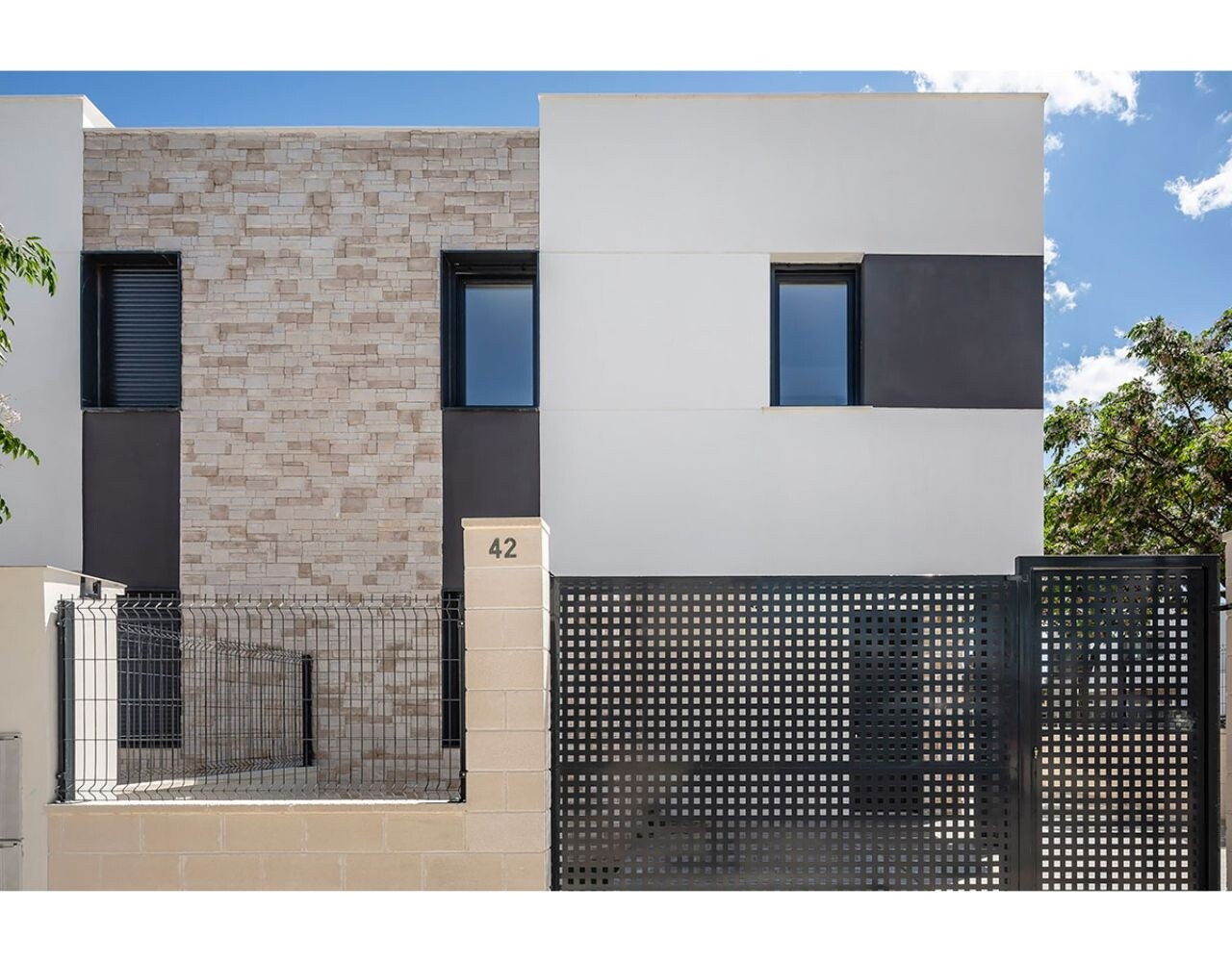 Verniprens Sierra Nevada – Steenstrips met zachte kleurnuances en natuurstenen uitstraling Verniprens Sierra Nevada – Steenstrips met zachte kleurnuances en natuurstenen uitstraling