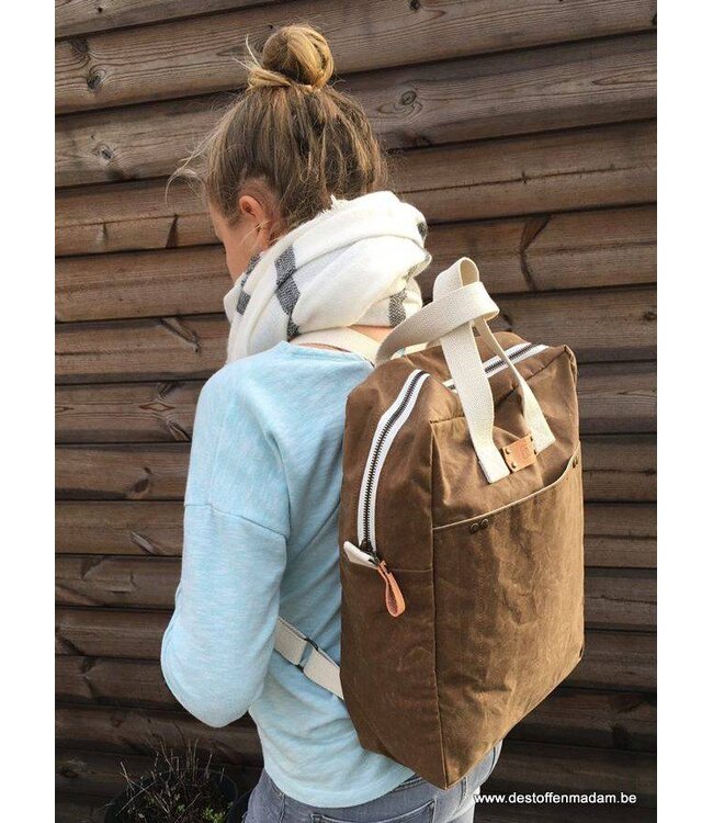 Making backpack love