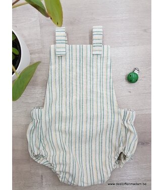 Een schattige zomerromper