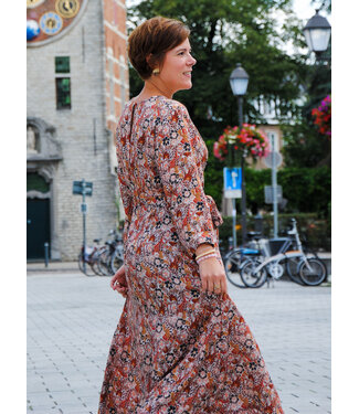 A shining Voque dress