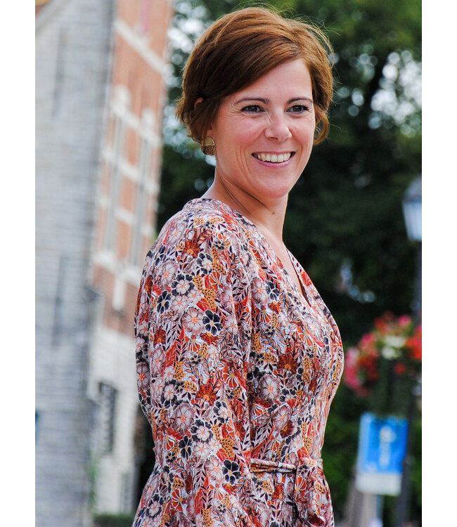 A shining Voque dress