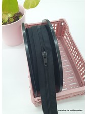 black zipper running meter size 5 - 1 puller per 50 cm