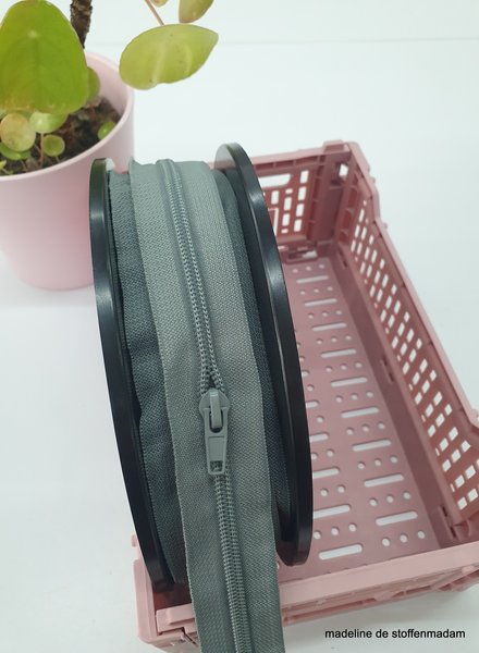 gray zipper running meter size 5 - puller per 50 cm