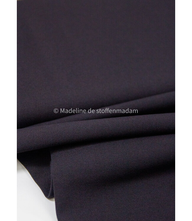 zwart- zomerse viscose crepe met 3% elasthan