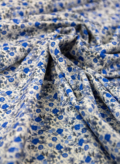 M. 007 royal blue bloemen - liberty look - cotton lawn