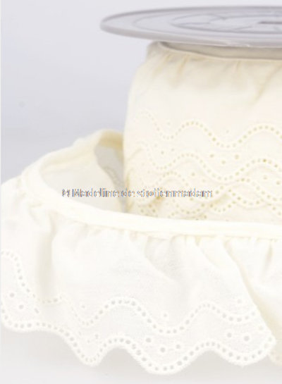 M. ruffled cotton embroidery offwhite-  40 mm