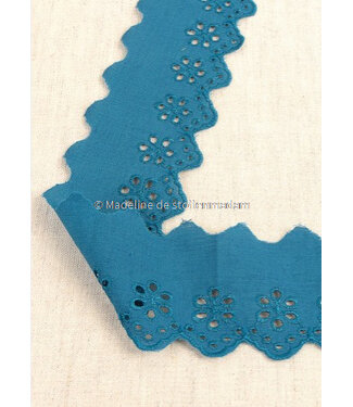 turquoise - flower pattern embroidery 50 mm  - 1 row