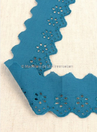 turquoise - broderie lint 50 mm - enkele rij bloemetjes