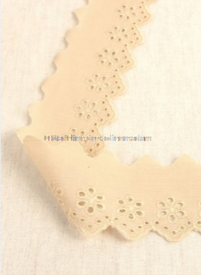 M. mokka - broderie lint 50 mm - enkele rij bloemetjes