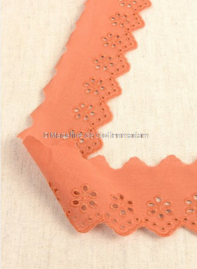 M. roest - broderie lint 50 mm - enkele rij bloemetjes