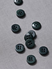 Meet Milk emerald - plain corozo button - 11 mm