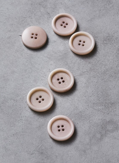 Meet Milk powder pink - dish corozo button - 25 mm