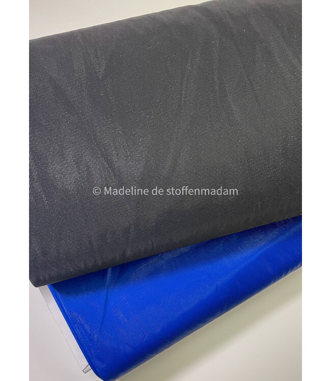 zwart impermeable - wind- en waterdichte stof