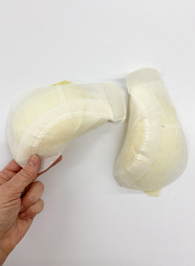 preformed with sleeve head - sleeve pads with mousse 15mm - white - sold by the pair