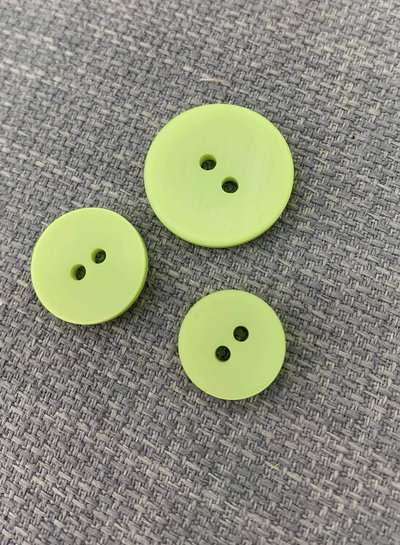 M. pastel green - trendy button - two holes - color 536