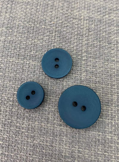 M. petrol blue - trendy button - two holes - color 020