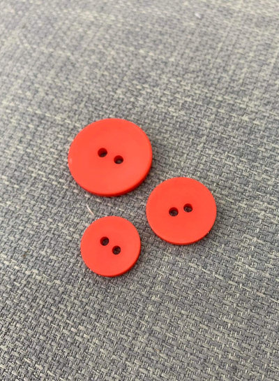 red - beautiful trendy matte button - 2 holes - color 519