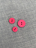 M. fuchsia - trendy button - two holes - color 516