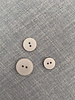 M. light grey - trendy button - two holes - color 181