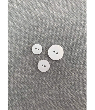 white - trendy button - two holes - color 501