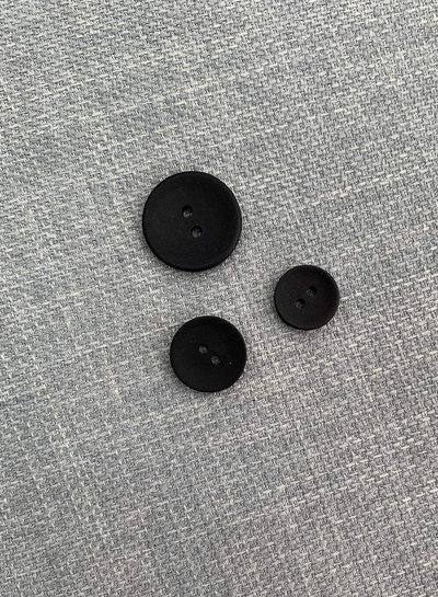 M. zwart - mooie trendy matte knoop - 2 gaatjes - kleur 580