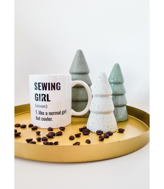 SEWING GIRL - mok