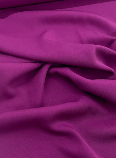 M. magenta -  effen viscose twill