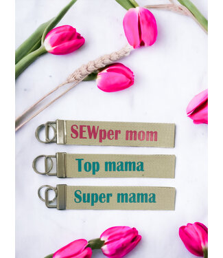 M. keychain 'SEWper mom'