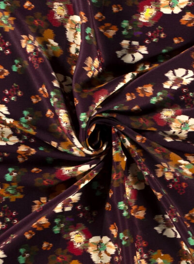 M. blurred flowers bordeaux  - viscose satijn