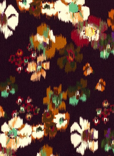 M. blurred flowers bordeaux  - viscose satijn