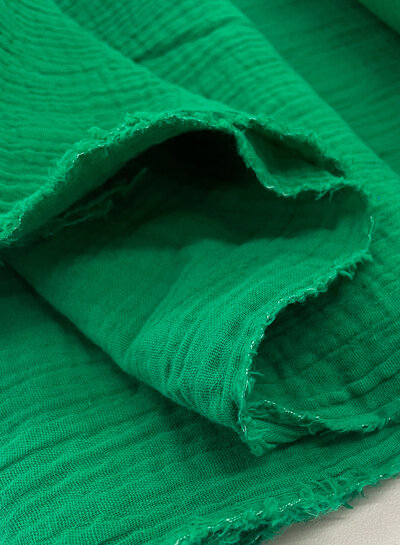 clear grass green plain tetra