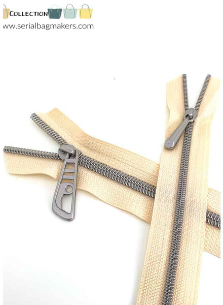 SBM Off-white zip tape with silver nylon coil - nr.3