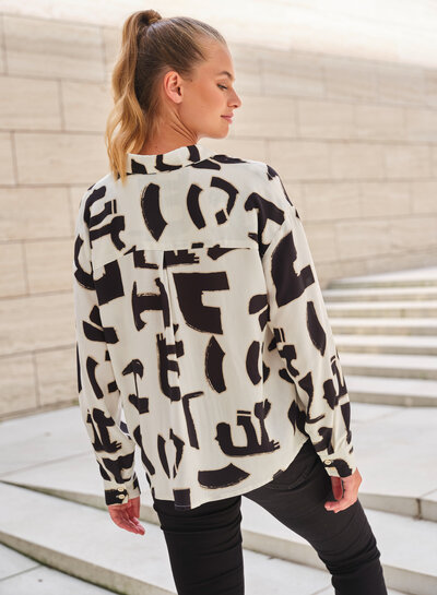 Atelier Jupe off-white with black print - viscose