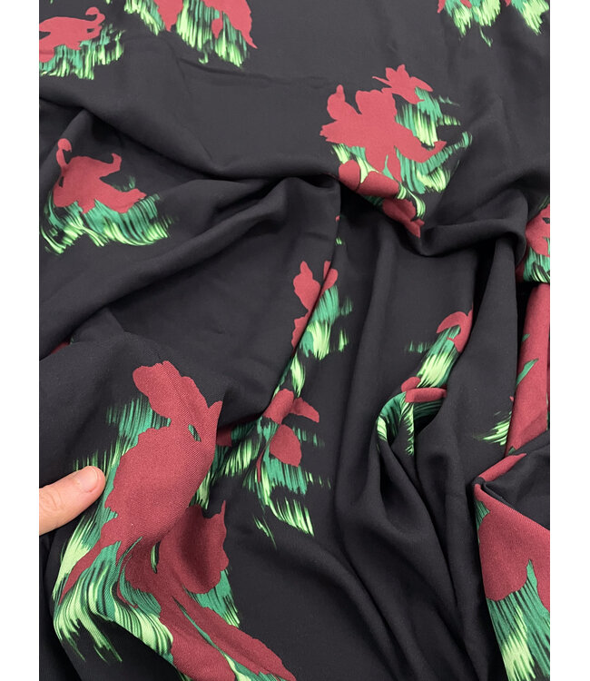 deadstock faded flowers - bordeaux en groen - viscose