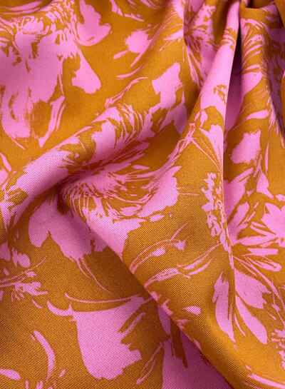 M. mosterd en roze bloemen- zachte viscose twill