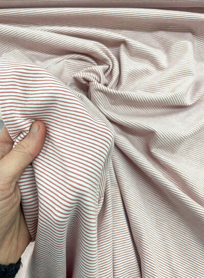 M. roze - fijne streepjes tricot