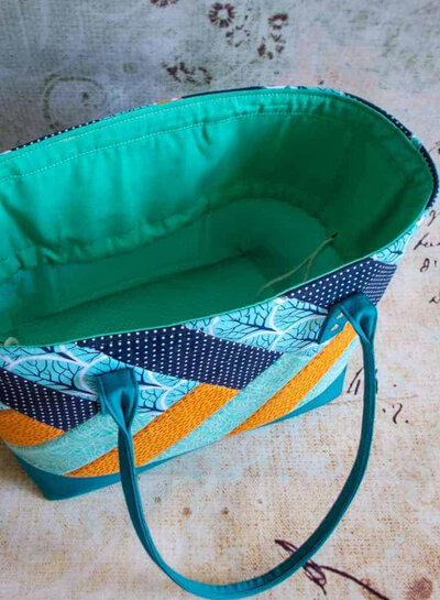 ZipperZoo Memories 'n more -drawstring tote - pattern in English