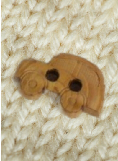 M. car - wooden button 15mm