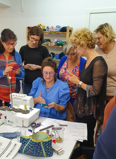 M. learning to use an overlock NM 29/05/2024