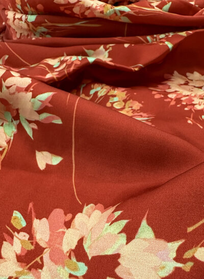 deadstock scarlet blossom satin - Prachtige Italiaanse satijn